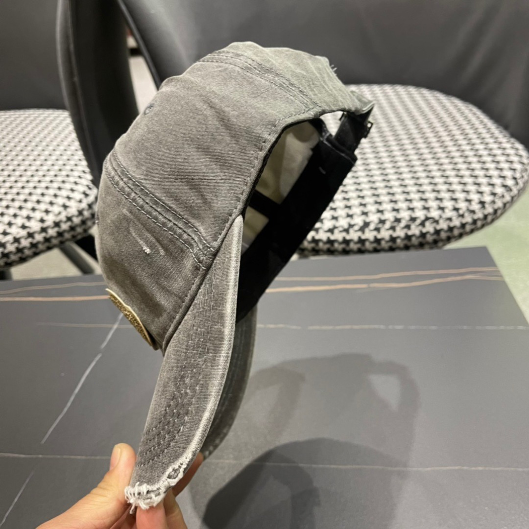  MONCLER 蒙口 春季棒球帽 轻薄进口料子四季都通用👍 特调的帽型就是又挺拔 又显脸小 闭眼入阿铁