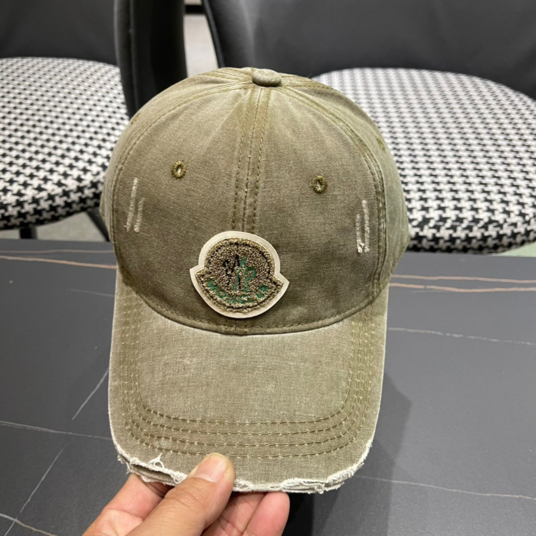  MONCLER 蒙口 春季棒球帽 轻薄进口料子四季都通用👍 特调的帽型就是又挺拔 又显脸小 闭眼入阿铁