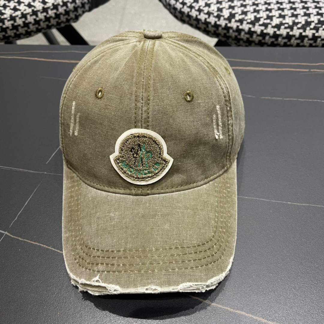  MONCLER 蒙口 春季棒球帽 轻薄进口料子四季都通用👍 特调的帽型就是又挺拔 又显脸小 闭眼入阿铁