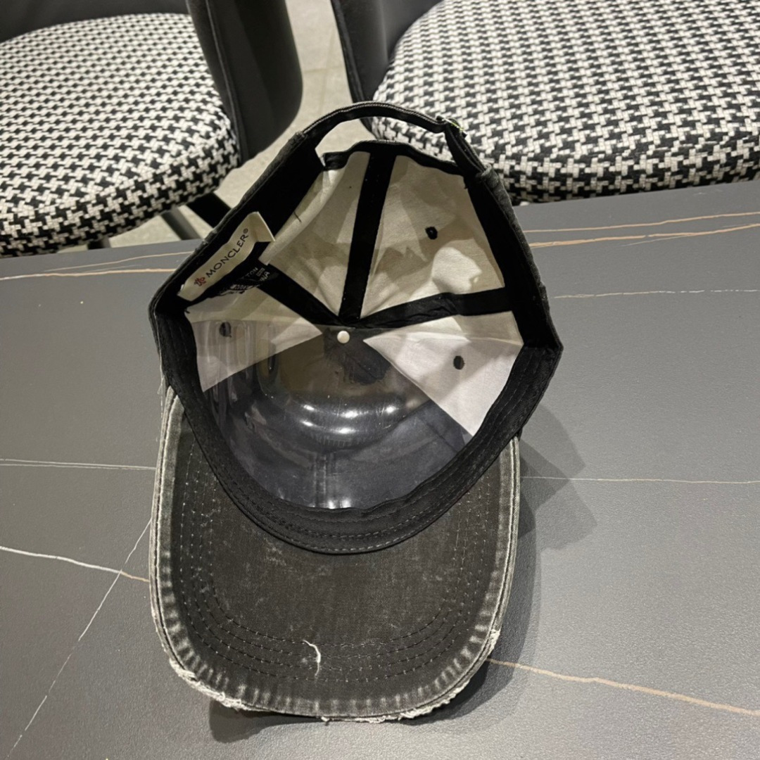  MONCLER 蒙口 春季棒球帽 轻薄进口料子四季都通用👍 特调的帽型就是又挺拔 又显脸小 闭眼入阿铁