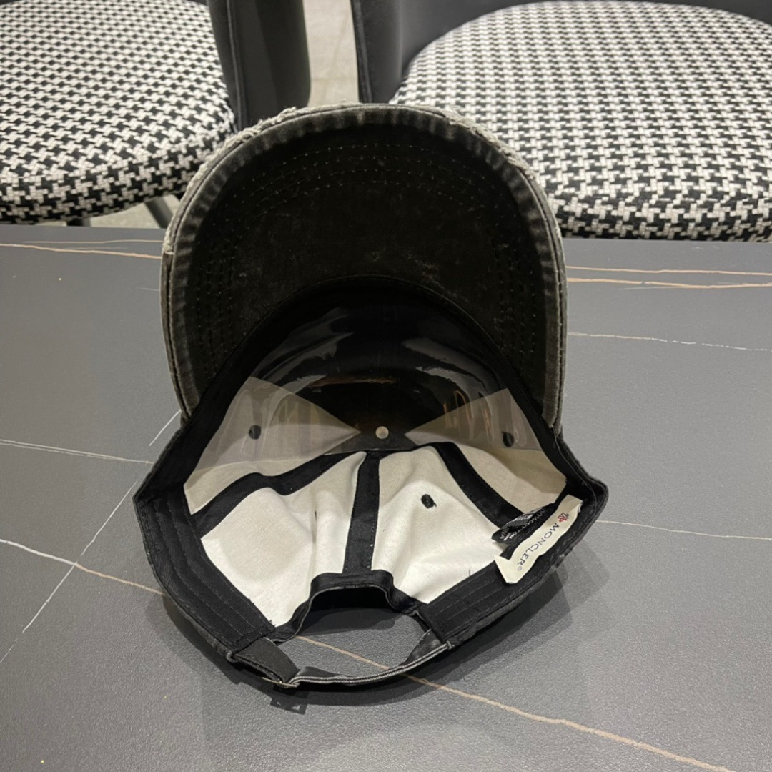  MONCLER 蒙口 春季棒球帽 轻薄进口料子四季都通用👍 特调的帽型就是又挺拔 又显脸小 闭眼入阿铁