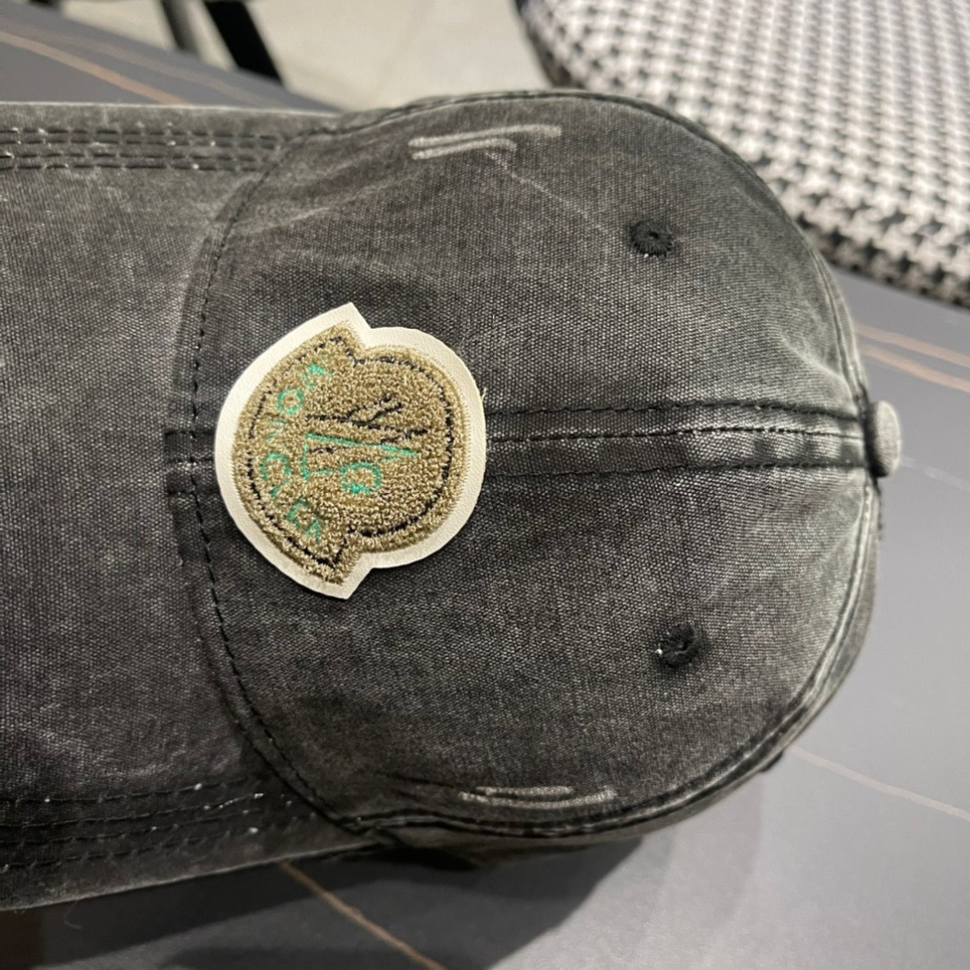  MONCLER 蒙口 春季棒球帽 轻薄进口料子四季都通用👍 特调的帽型就是又挺拔 又显脸小 闭眼入阿铁