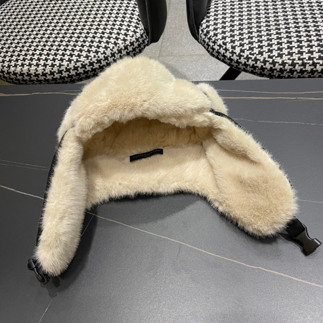 NO:365656,Lv Louis Vuitton autumn and winter plush ear protection hat women internet celebrity warm hat Lei Feng hat hat straw hat fisherman hat baseball hat, hat, louis vuitton, louis vuitton, espadrilles, hatsLv路易威登秋冬款毛绒护耳帽女网红保暖帽子雷锋帽帽子草帽渔夫帽棒球帽,帽子,louis vuitton,louis vuitton,espadrilles,hats,hat