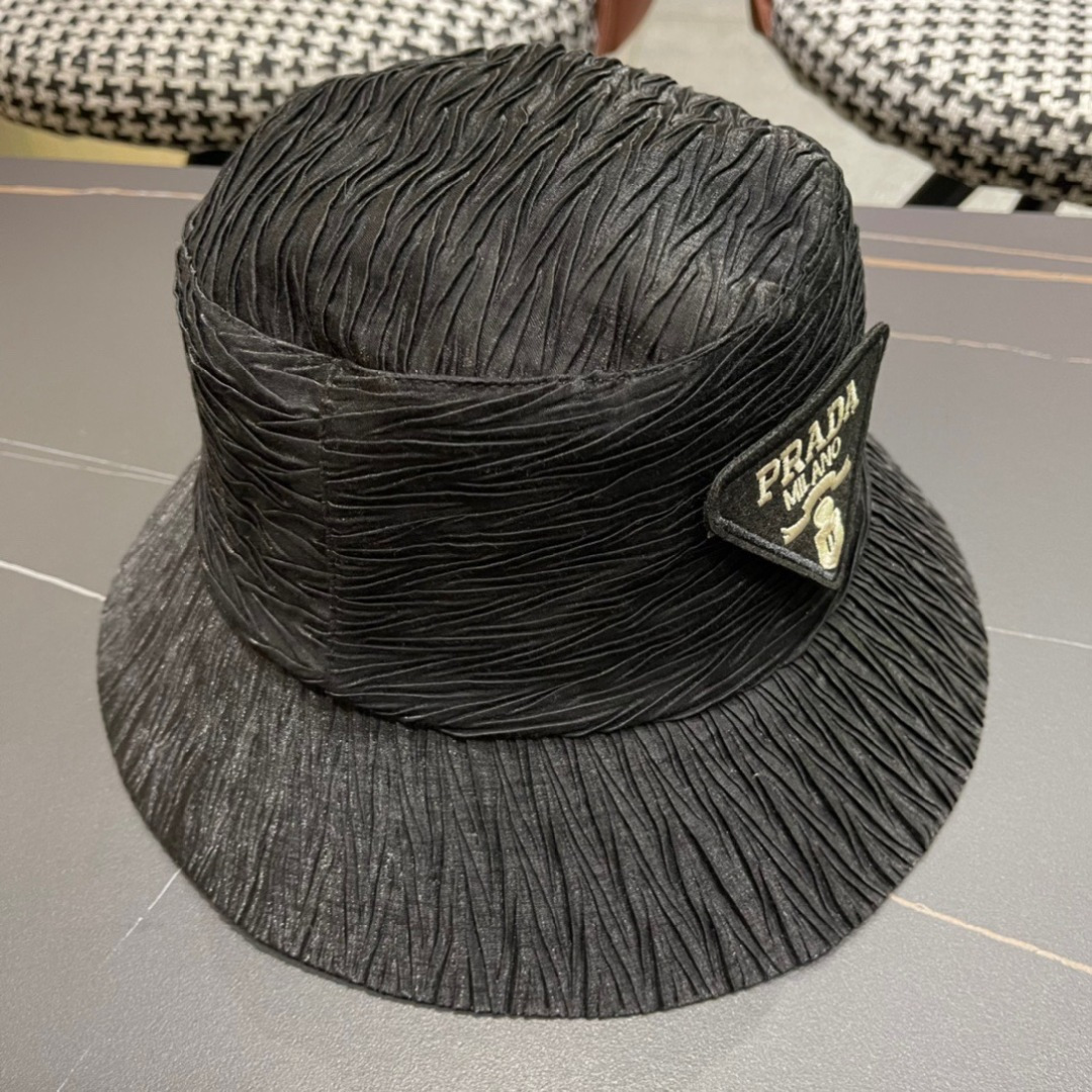 
PRADA普拉达 2024新款大帽檐刺绣遮阳帽，渔夫帽，小红书网红爆款 防紫外线大檐遮脸防晒太阳渔夫帽