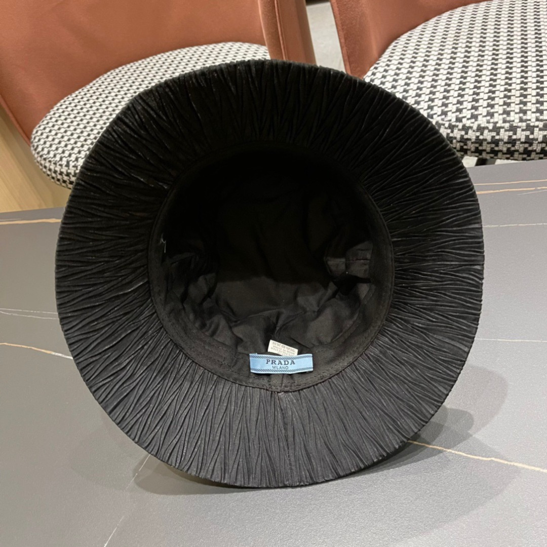
PRADA普拉达 2024新款大帽檐刺绣遮阳帽，渔夫帽，小红书网红爆款 防紫外线大檐遮脸防晒太阳渔夫帽
