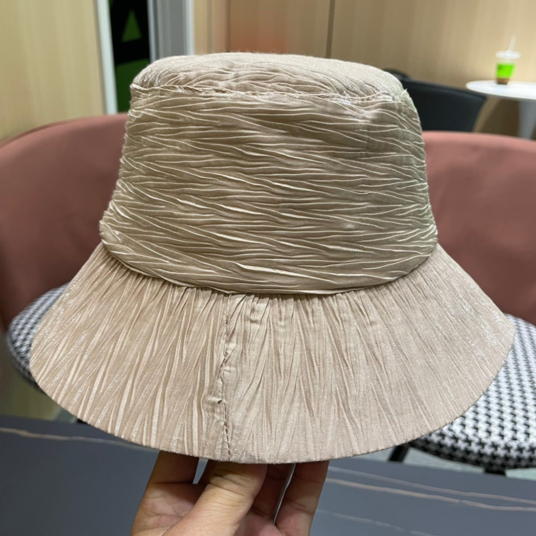 
PRADA普拉达 2024新款大帽檐刺绣遮阳帽，渔夫帽，小红书网红爆款 防紫外线大檐遮脸防晒太阳渔夫帽