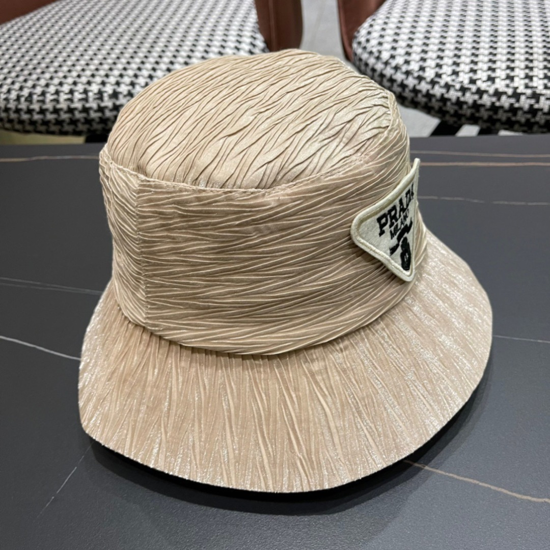 
PRADA普拉达 2024新款大帽檐刺绣遮阳帽，渔夫帽，小红书网红爆款 防紫外线大檐遮脸防晒太阳渔夫帽