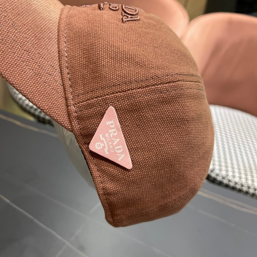  PRADA 普拉达 专柜时尚潮流，高端做工！非一般的品质，细节看实拍哦