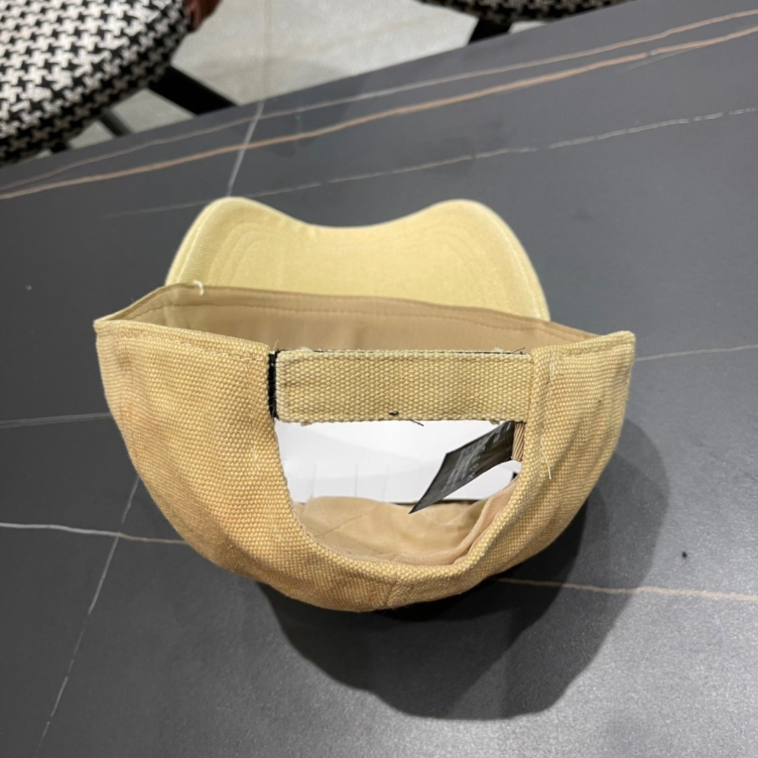  PRADA 普拉达 专柜时尚潮流，高端做工！非一般的品质，细节看实拍哦