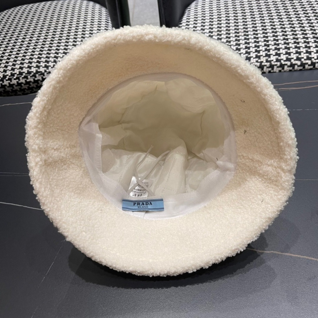 Prada普拉达2024渔夫帽女秋冬羊🐏羔毛保暖百搭盆帽韩版休闲气质盆帽潮网红同款