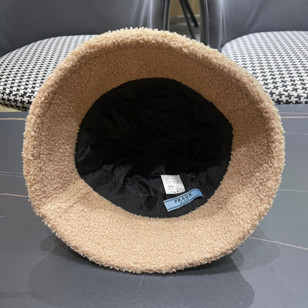 Prada普拉达2024渔夫帽女秋冬羊🐏羔毛保暖百搭盆帽韩版休闲气质盆帽潮网红同款