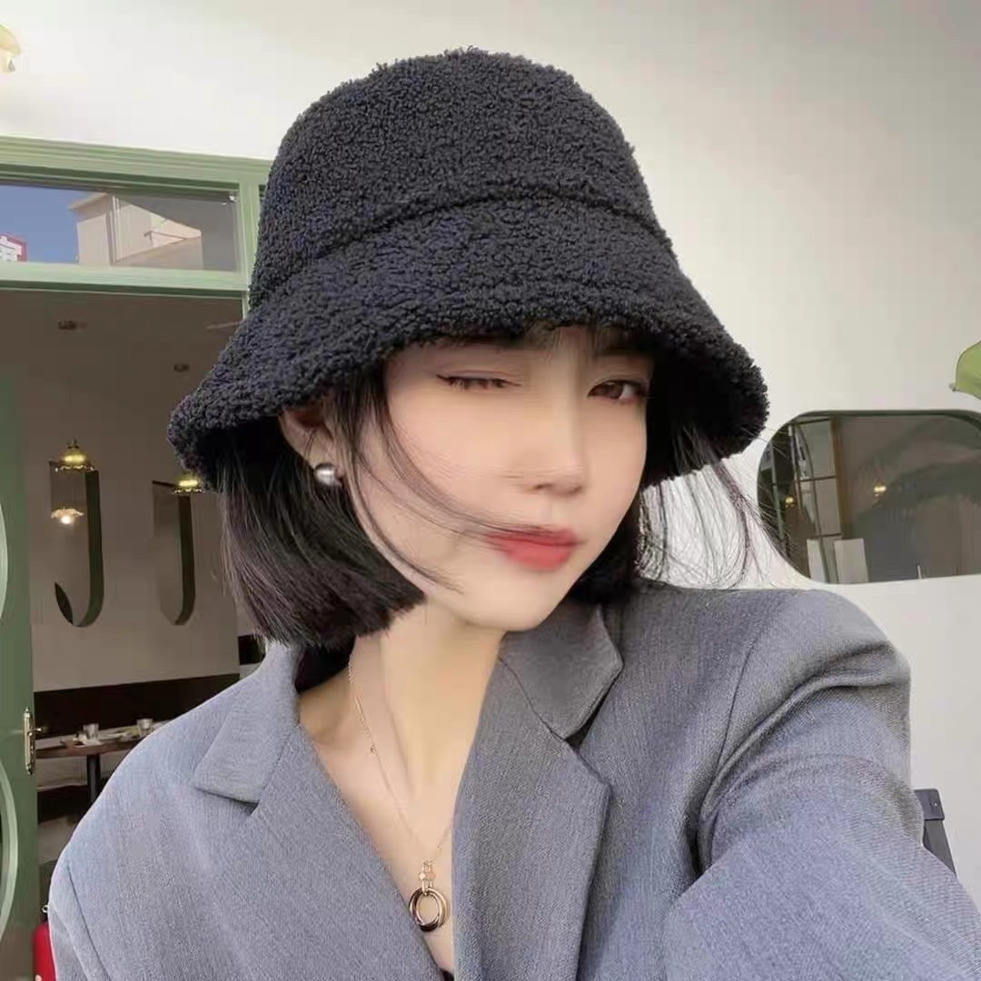 Prada普拉达2024渔夫帽女秋冬羊🐏羔毛保暖百搭盆帽韩版休闲气质盆帽潮网红同款