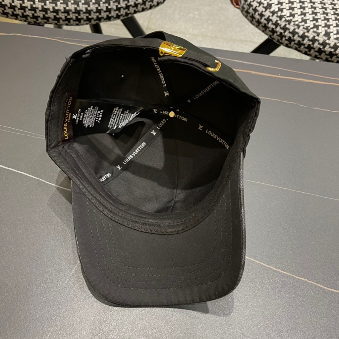  新款出货LV(路易威登)新款原单棒球帽，11开模订制，做工细致完美，质量超赞，基础头围56，贴片可调节