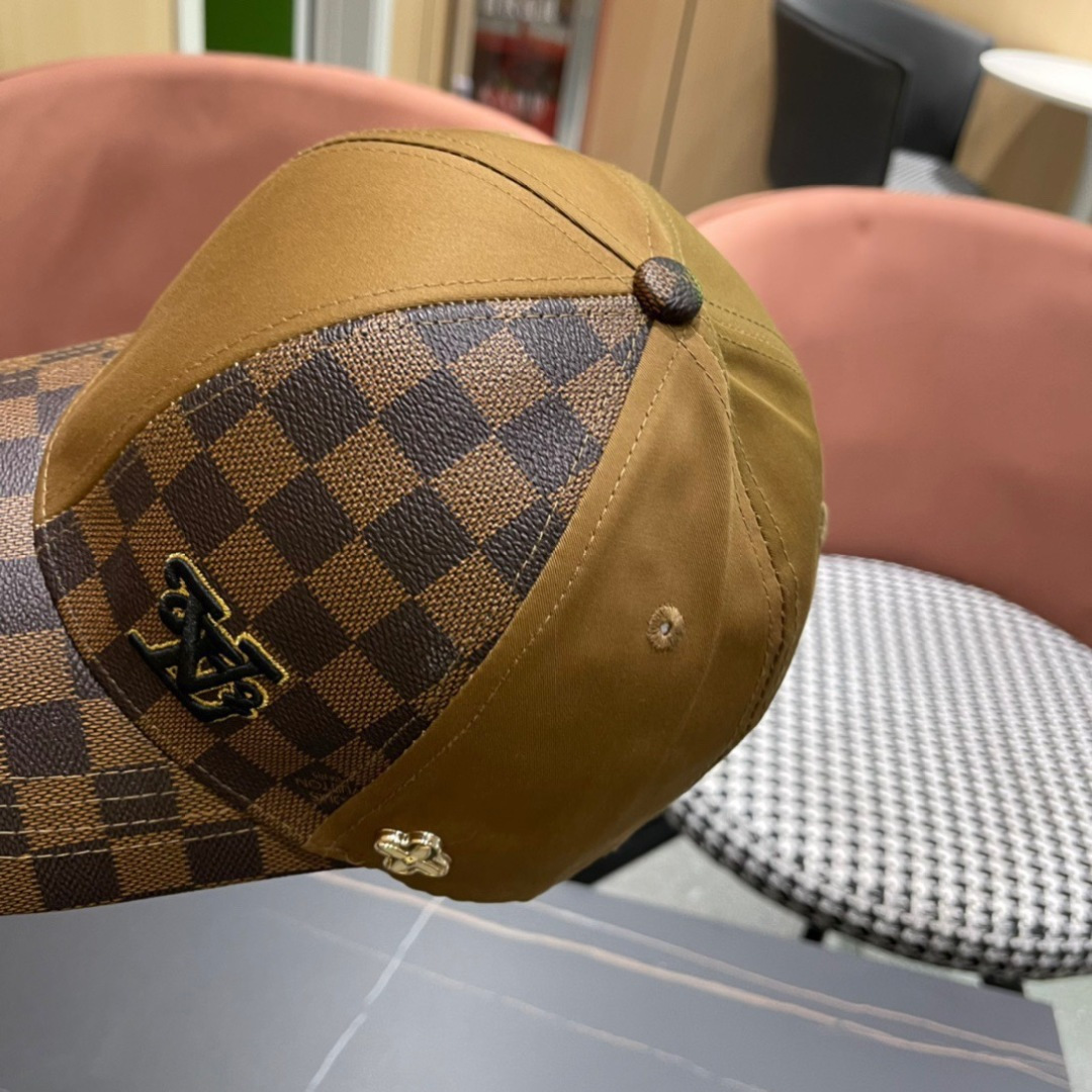  新款出货LV(路易威登)新款原单棒球帽，11开模订制，做工细致完美，质量超赞，基础头围56，贴片可调节