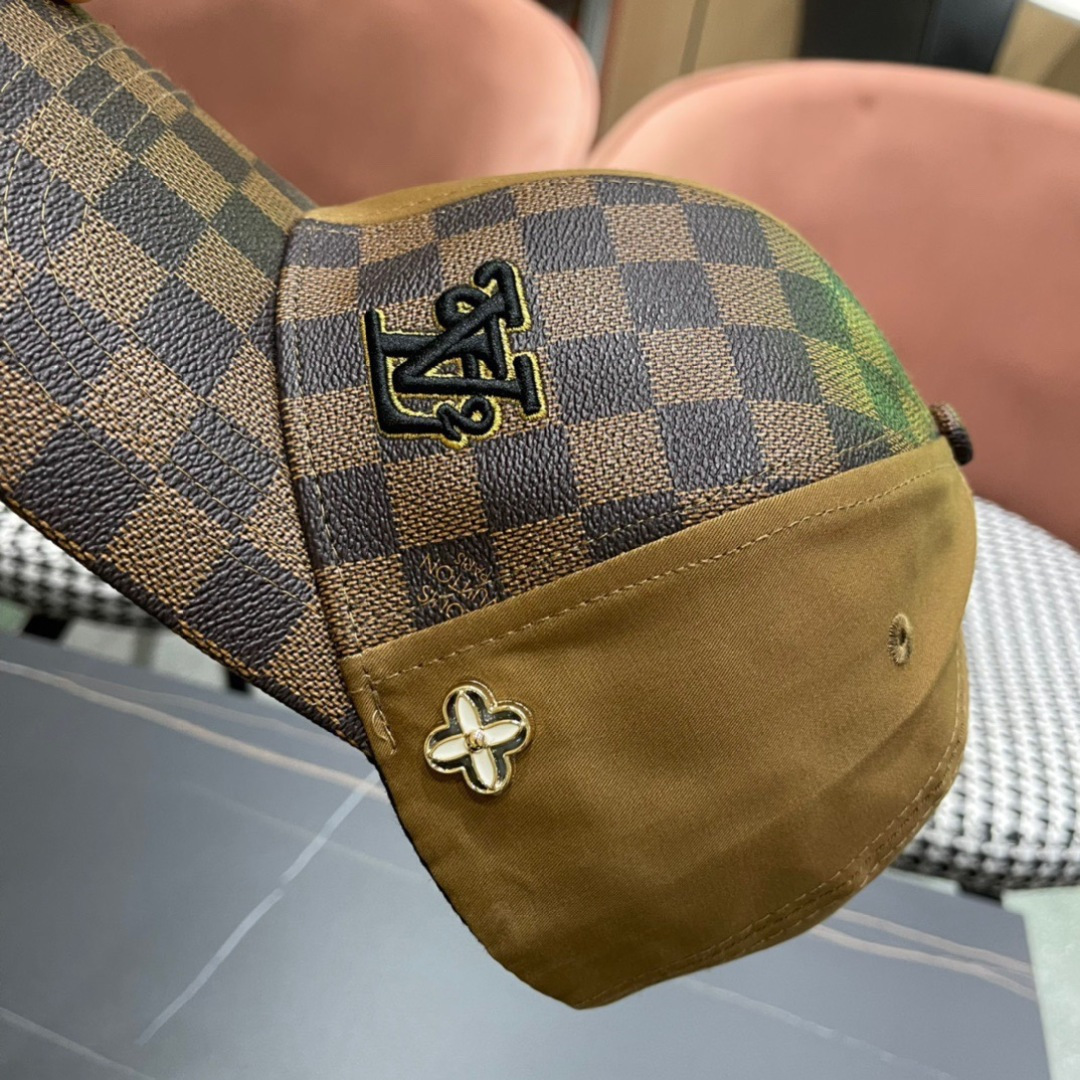  新款出货LV(路易威登)新款原单棒球帽，11开模订制，做工细致完美，质量超赞，基础头围56，贴片可调节