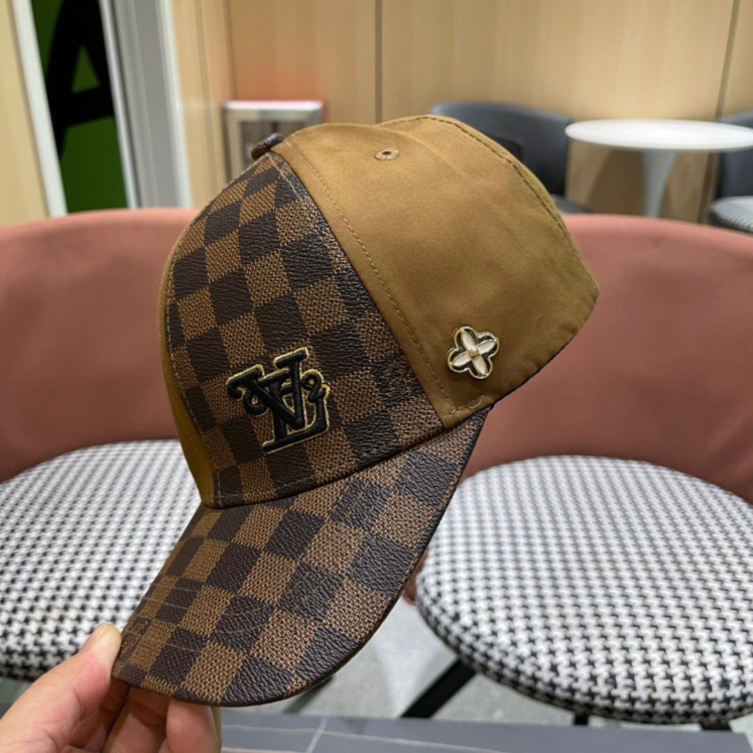  新款出货LV(路易威登)新款原单棒球帽，11开模订制，做工细致完美，质量超赞，基础头围56，贴片可调节