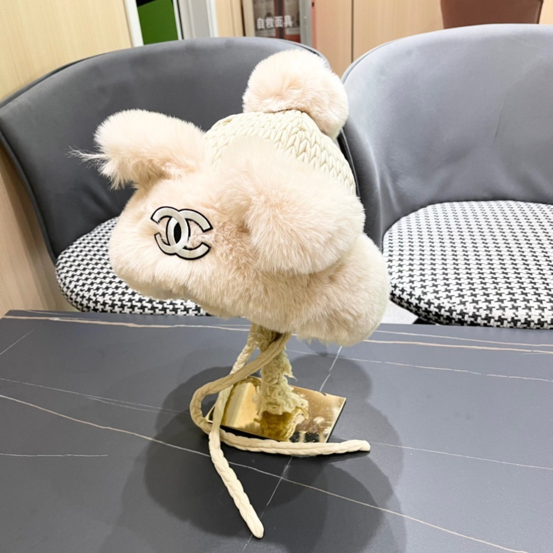CHANEL2024秋冬款氛围拉满滑雪超级出片的雷锋帽又保暖又好看精细皮材质