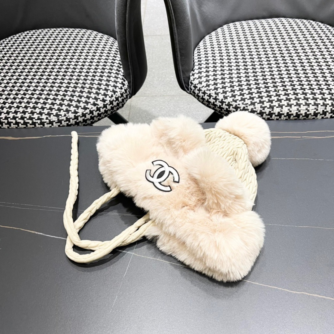 CHANEL2024秋冬款氛围拉满滑雪超级出片的雷锋帽又保暖又好看精细皮材质