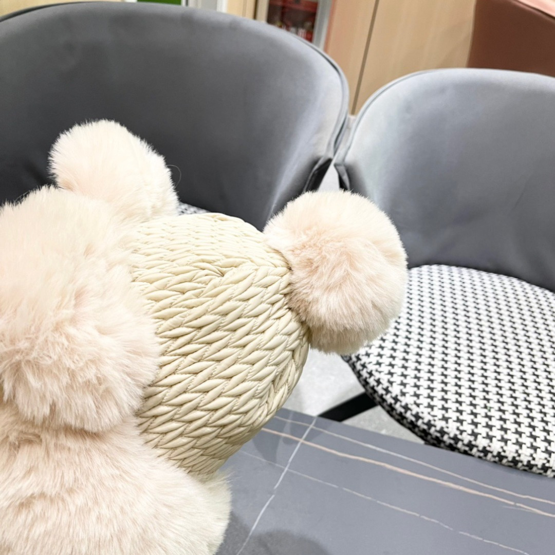 CHANEL2024秋冬款氛围拉满滑雪超级出片的雷锋帽又保暖又好看精细皮材质