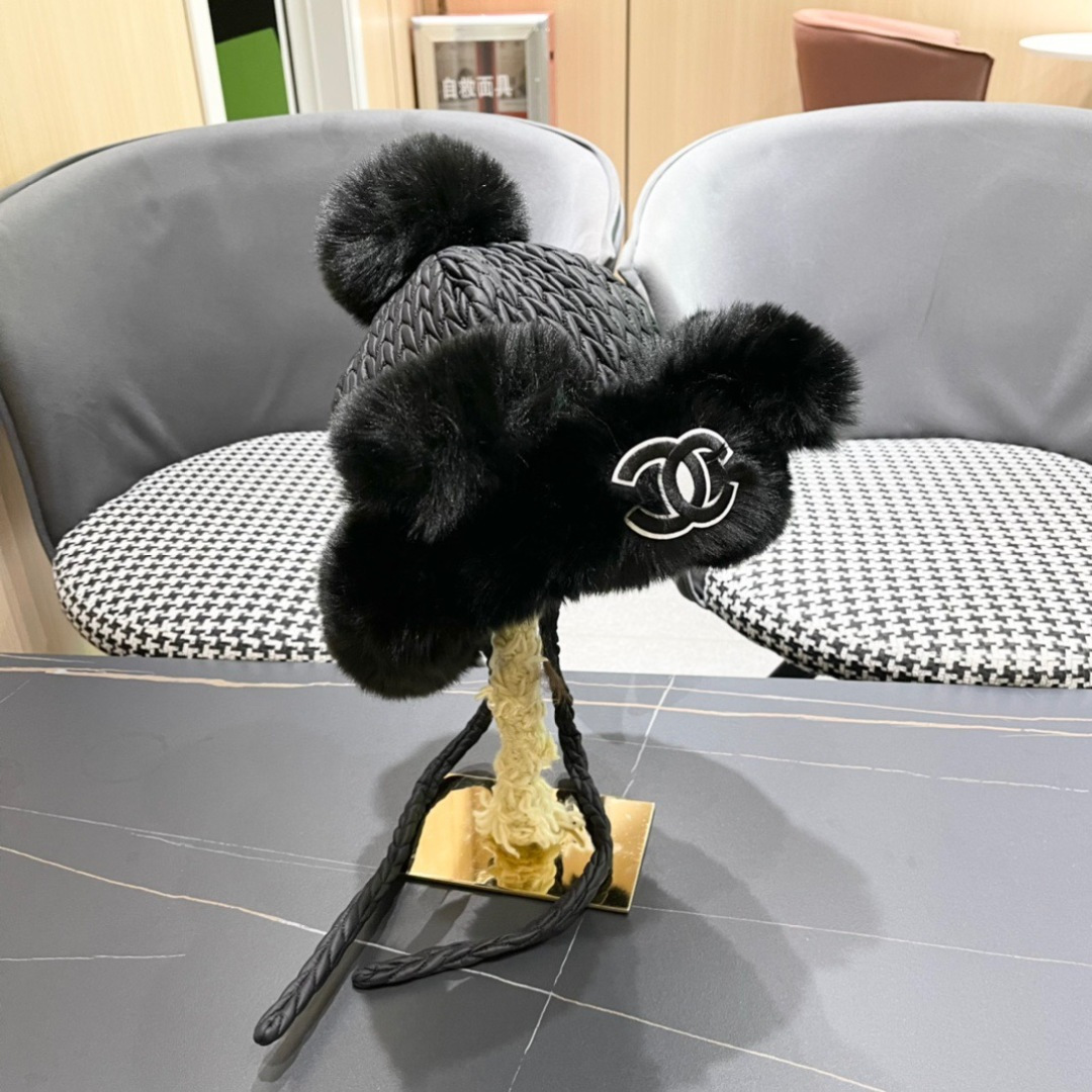 CHANEL2024秋冬款氛围拉满滑雪超级出片的雷锋帽又保暖又好看精细皮材质