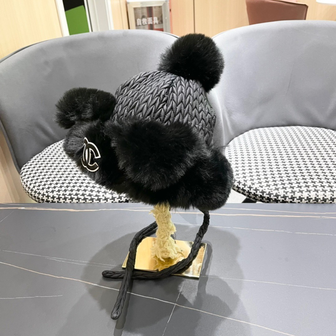 CHANEL2024秋冬款氛围拉满滑雪超级出片的雷锋帽又保暖又好看精细皮材质