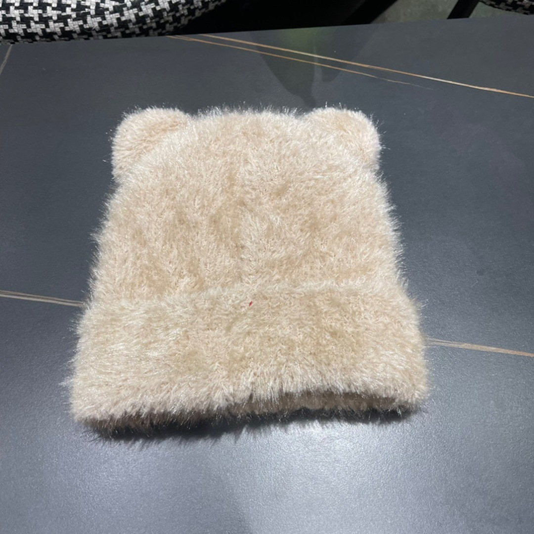 【PRADA普拉达】2024秋冬新款可爱小熊耳朵针织毛线帽，大牌系列，轻奢感满满.冬天出街必备