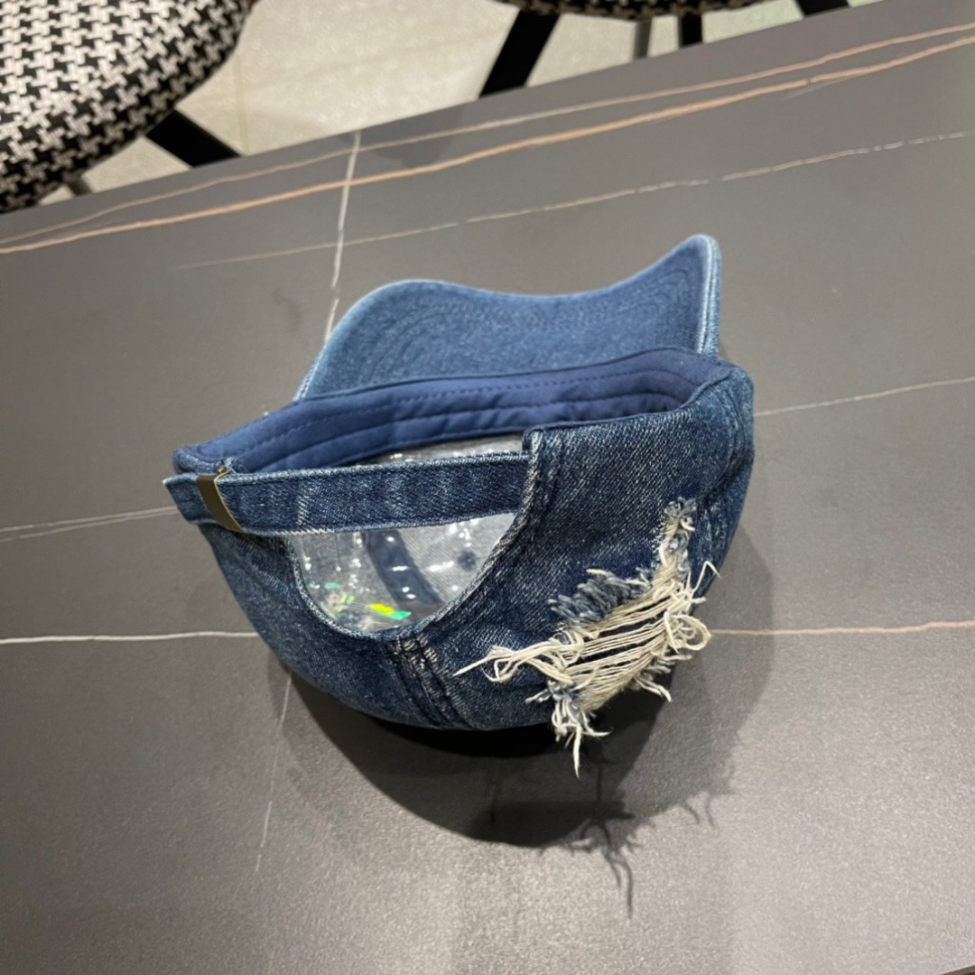  普拉达 PRADA 新品经典牛仔破洞棒球帽时尚潮流，高端做工！细节看实拍哦