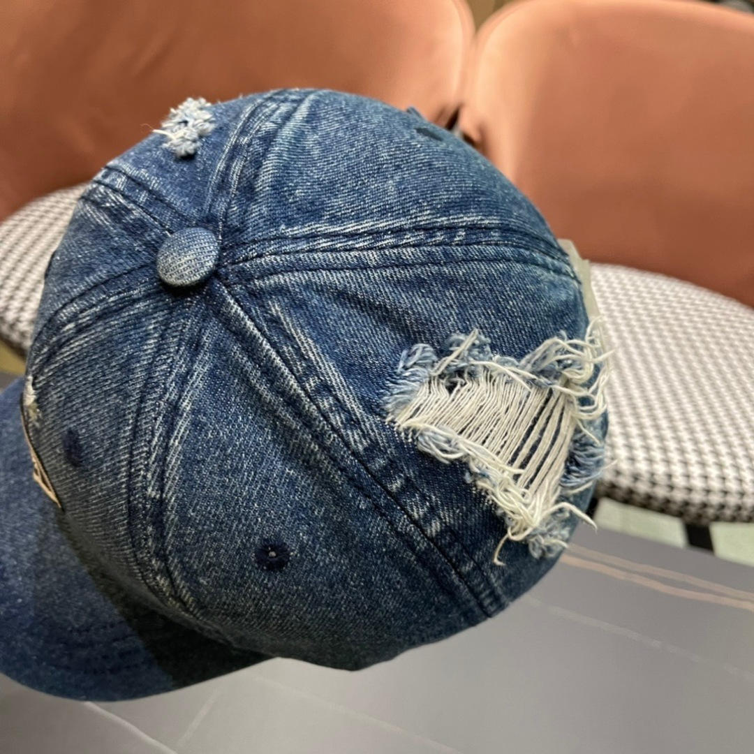  普拉达 PRADA 新品经典牛仔破洞棒球帽时尚潮流，高端做工！细节看实拍哦