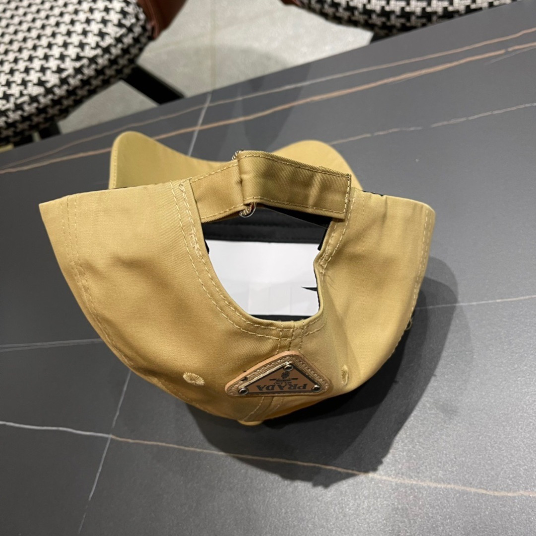   普拉达 PRADA 新品经典棒球帽 时尚潮流，高端做工！非一般的品质，细节看实拍哦