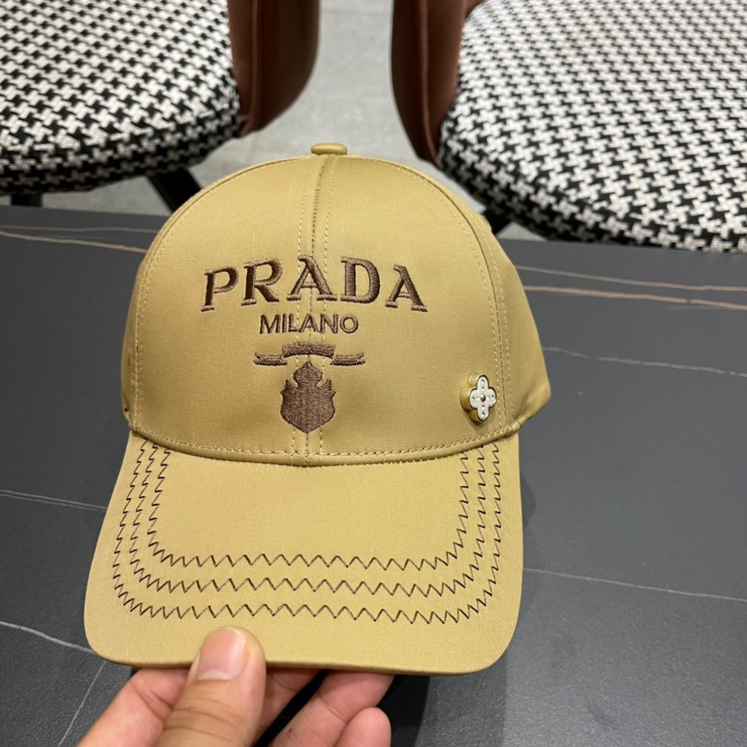   普拉达 PRADA 新品经典棒球帽 时尚潮流，高端做工！非一般的品质，细节看实拍哦