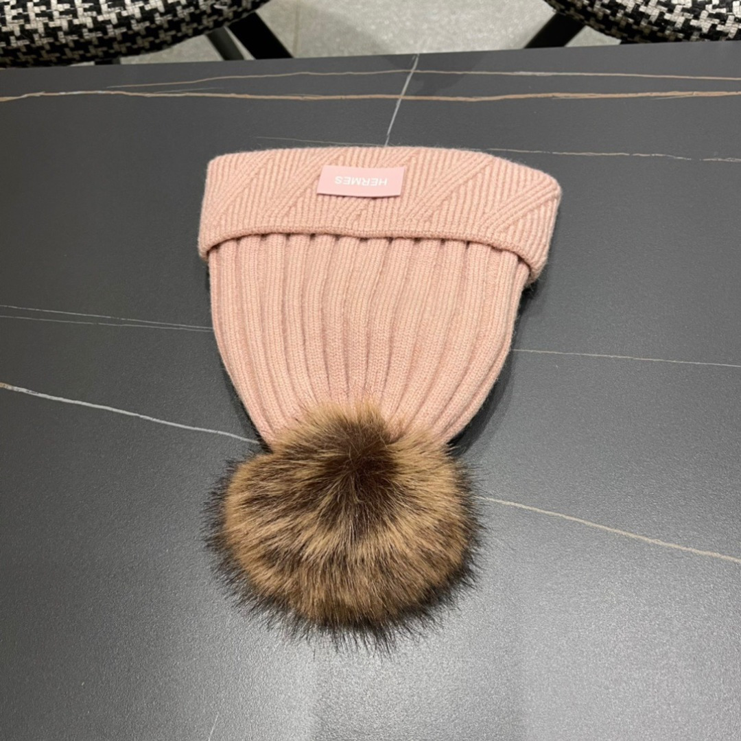 HERMES爱马仕 秋冬网红时尚博主推荐款毛线帽，小红书爆款，手感超柔软舒适的针织线帽，弹性极佳！