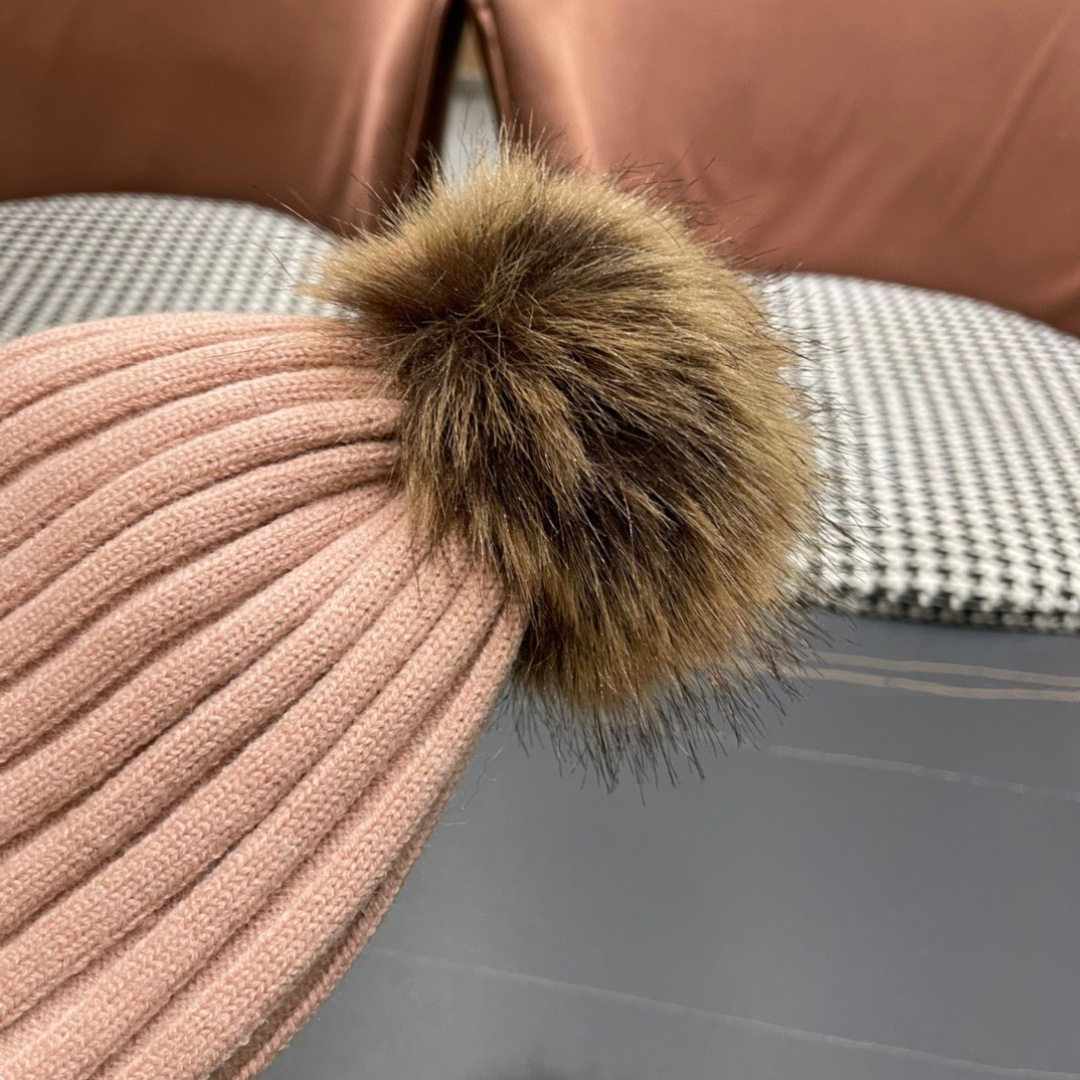 HERMES爱马仕 秋冬网红时尚博主推荐款毛线帽，小红书爆款，手感超柔软舒适的针织线帽，弹性极佳！