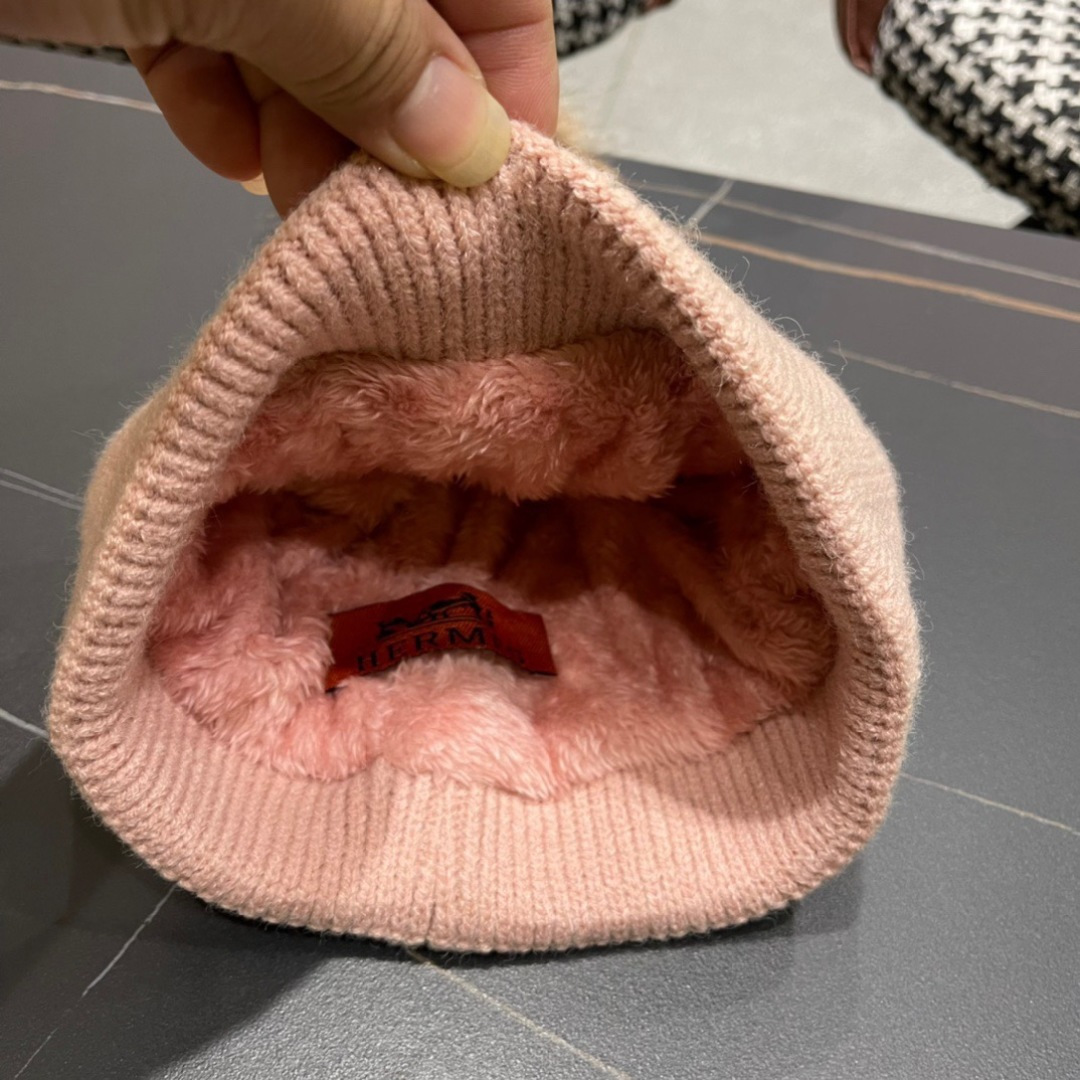 HERMES爱马仕 秋冬网红时尚博主推荐款毛线帽，小红书爆款，手感超柔软舒适的针织线帽，弹性极佳！