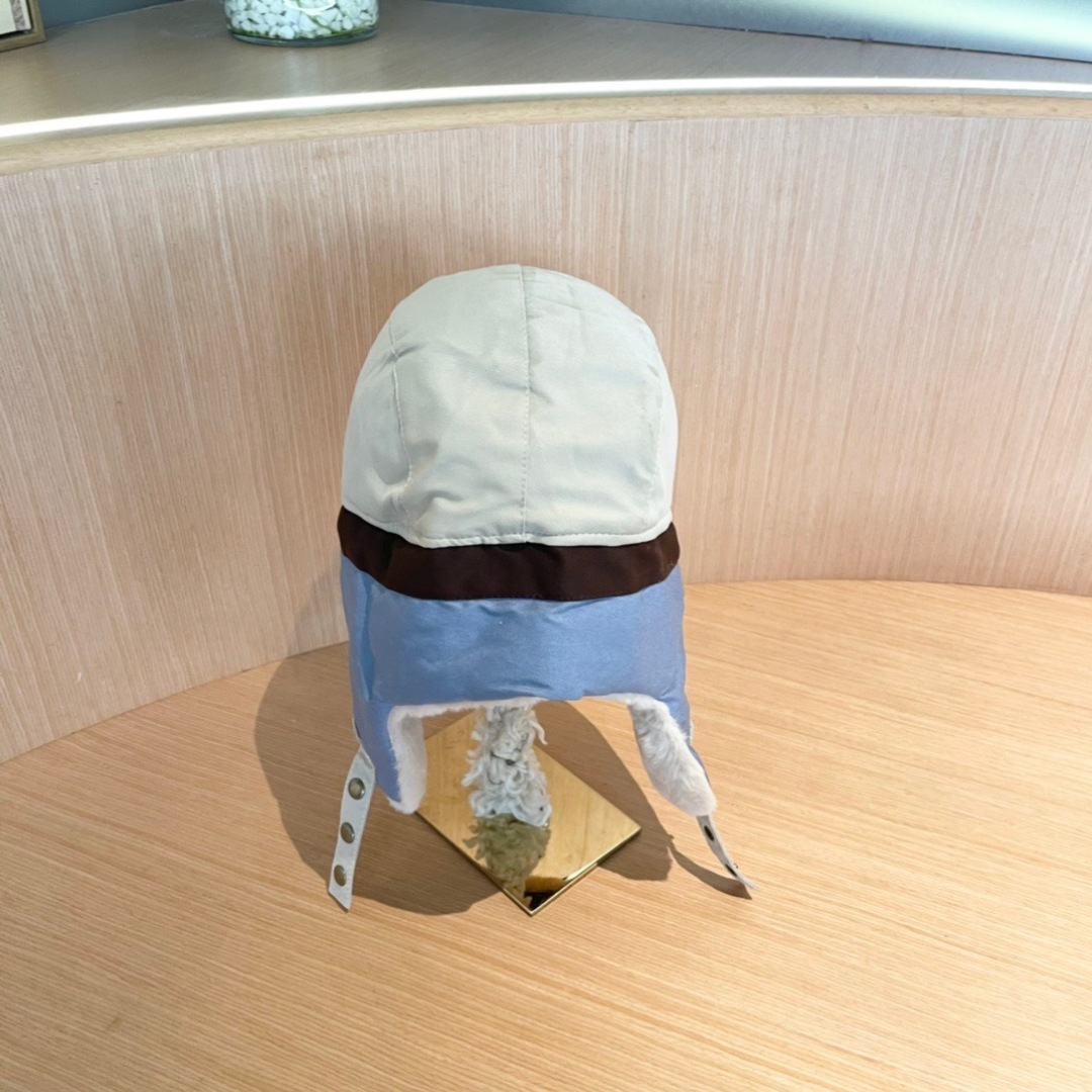 moncler蒙口新款冬保暖毛绒雷锋帽，加厚女防风寒护耳帽子滑雪东北加厚骑行帽