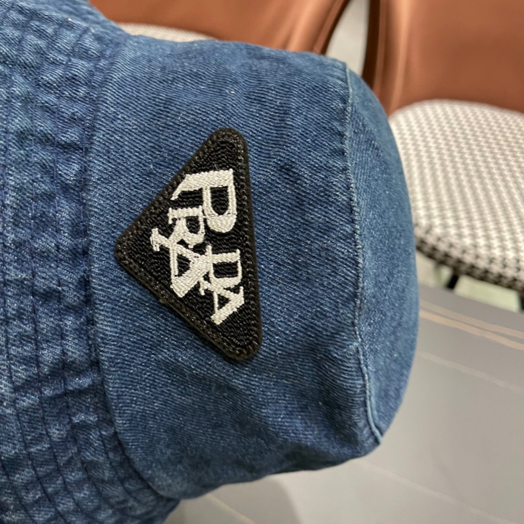 【PRADA普拉达】2024新款牛仔渔夫帽，可随意折叠，超好搭
