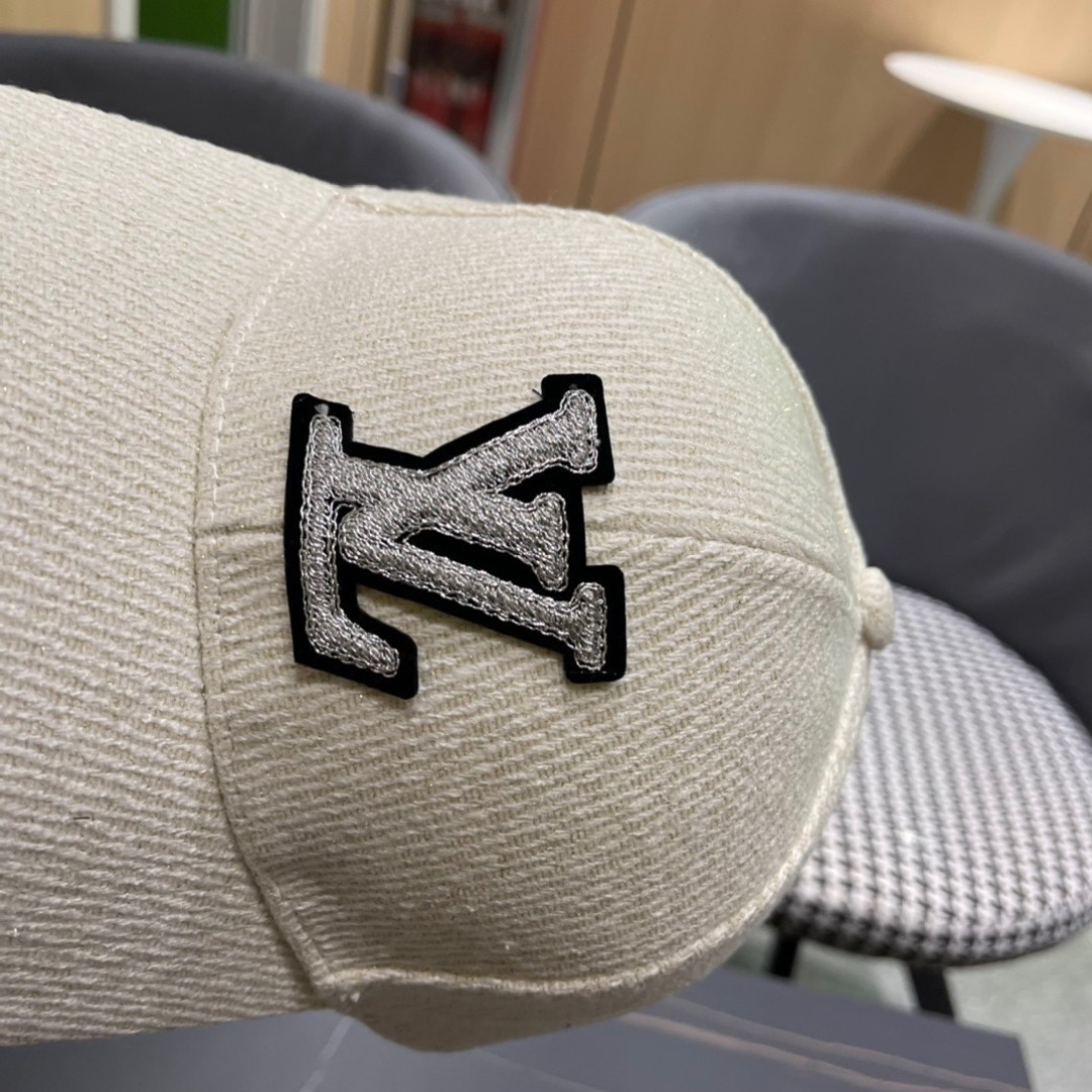 🧢LouisVuitton路易威登 👒😍秋冬款超百搭遮阳防晒帽，气质名媛风格，超文艺，帽型赞