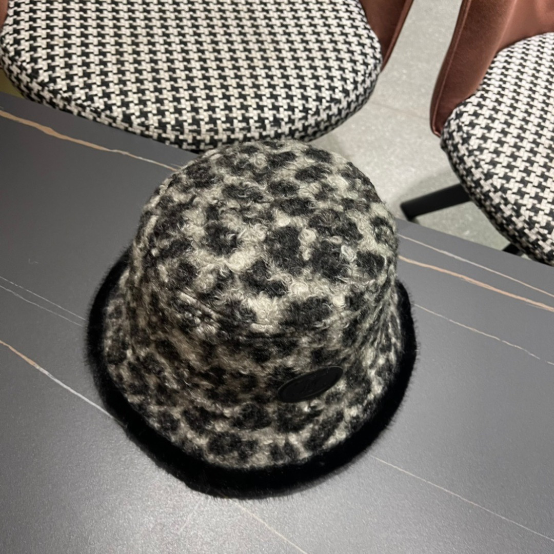  赛琳CELINE新款豹纹毛绒渔夫帽，最好品质的，休闲大方，简约时尚，大家自己对比哦