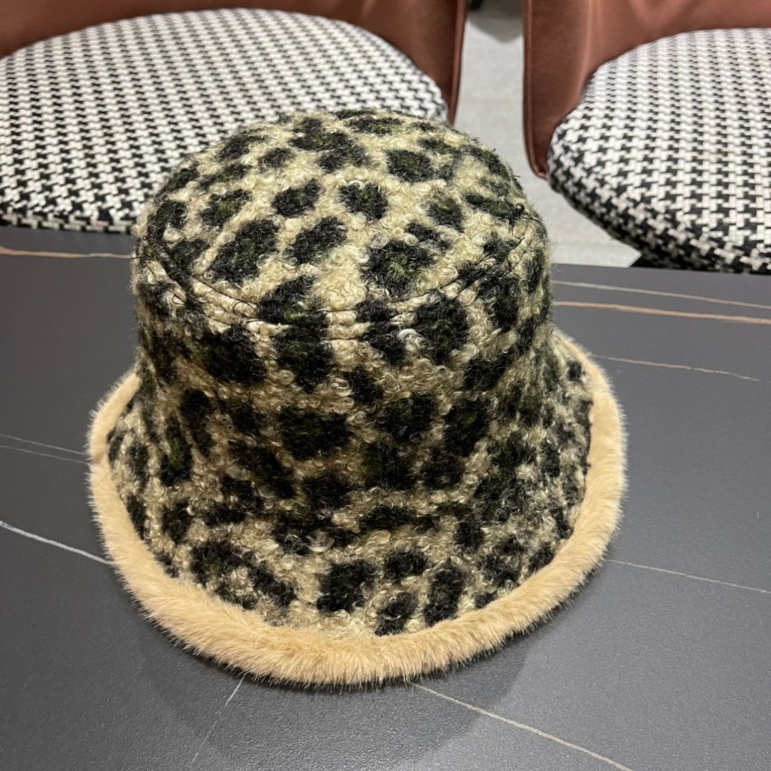  赛琳CELINE新款豹纹毛绒渔夫帽，最好品质的，休闲大方，简约时尚，大家自己对比哦