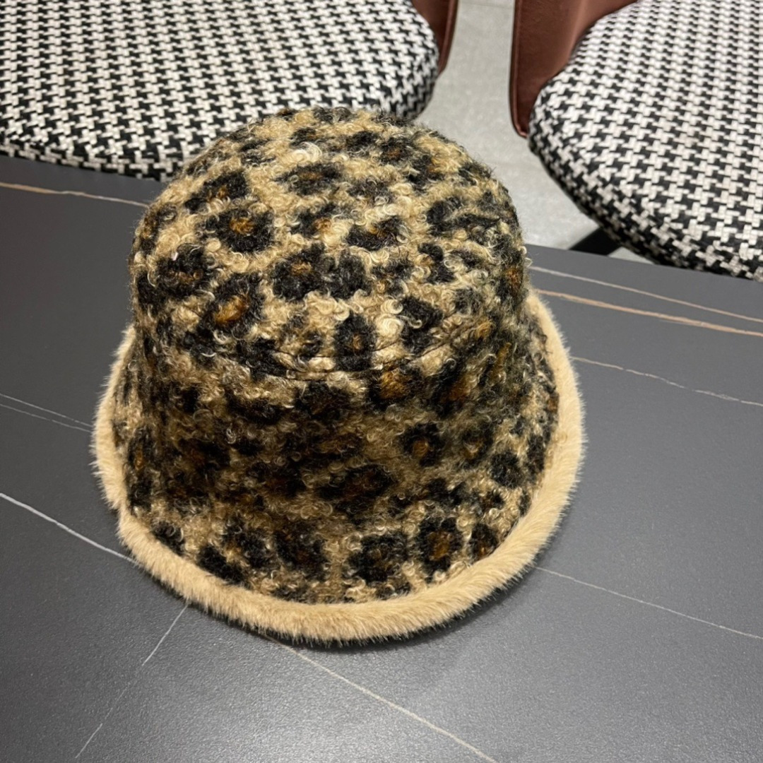  赛琳CELINE新款豹纹毛绒渔夫帽，最好品质的，休闲大方，简约时尚，大家自己对比哦
