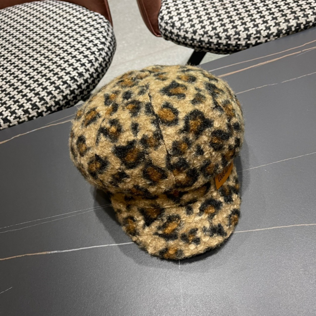  路易威登棒球帽 LouisVuitton😍秋冬季新款豹纹毛绒贝雷帽，重工打造♥️高端大气，百搭款🤗男女