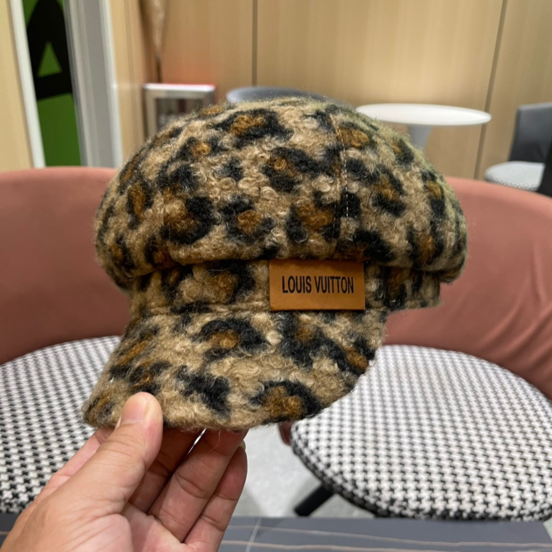  路易威登棒球帽 LouisVuitton😍秋冬季新款豹纹毛绒贝雷帽，重工打造♥️高端大气，百搭款🤗男女