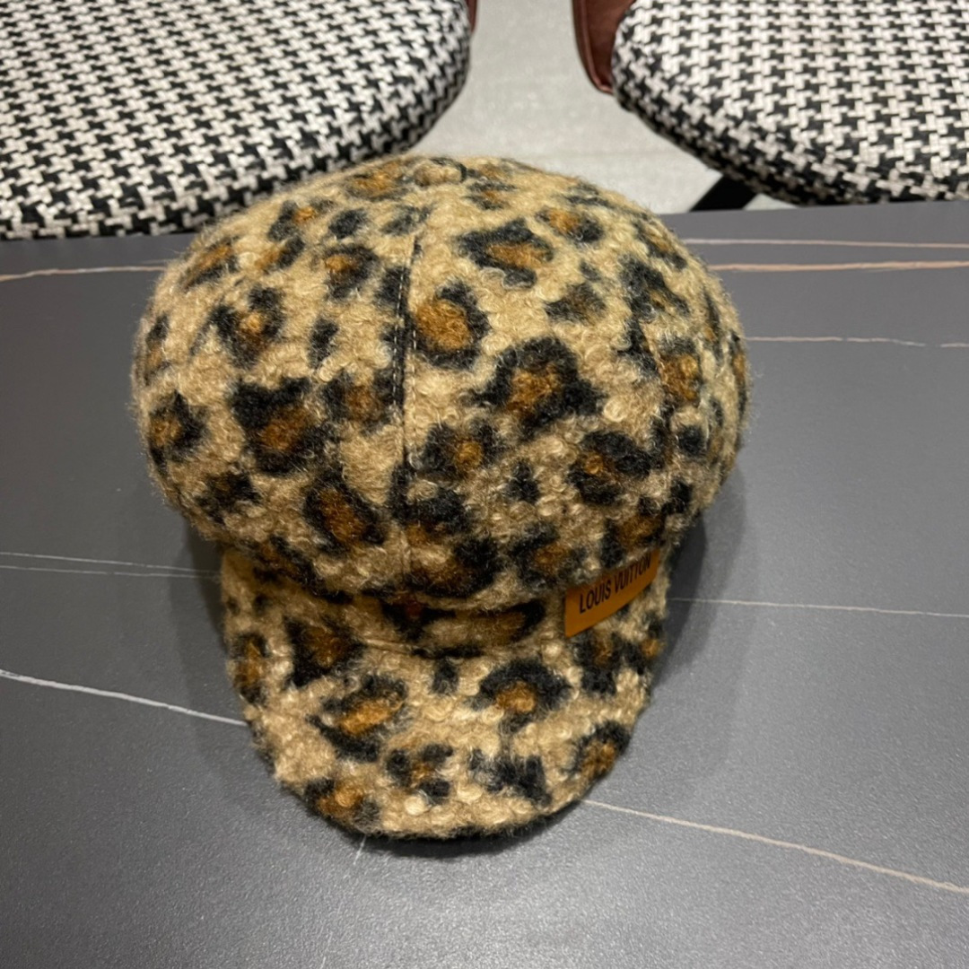  路易威登棒球帽 LouisVuitton😍秋冬季新款豹纹毛绒贝雷帽，重工打造♥️高端大气，百搭款🤗男女