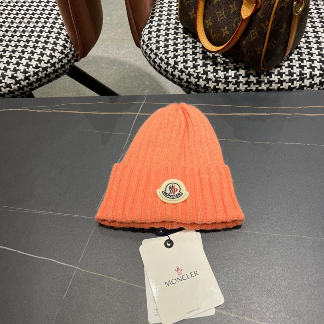 NO:220034,Moncler Moncler official website classic knitted hat, original single replica. Very soft and skin-friendly, very elastic, textured and very versatile style~ Warm cashmere wool hat, both size is elastic~ universal for men and women, can be worn for any head circumference. Super good quality, sincerely recommended hat Fisherman hat Baseball hat Knit hat, hat, christian louboutin, Moncler, Moncler, espadrilles, hats19860909蒙口Moncler盟可睐官网经典针织帽,原单复刻.非常柔软亲肤,弹性很好有质感又非常百搭的款式~保暖的 羊绒毛线帽,均码有弹性~男女通用,任何头围都可以佩戴.质量超好真心推荐帽子渔夫帽棒球帽针织帽,帽子,christian louboutin,Moncler,Moncler,espadrilles,hats,hat