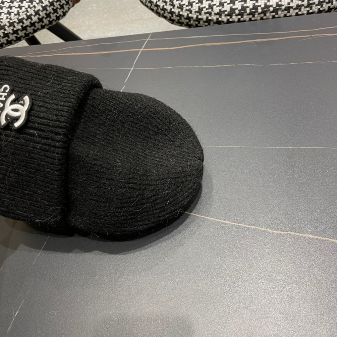  Chanel官网品质香奈儿23K秋冬网红时尚博主推荐款毛线帽，小红书爆款，手感超柔软舒适的针织线帽，弹