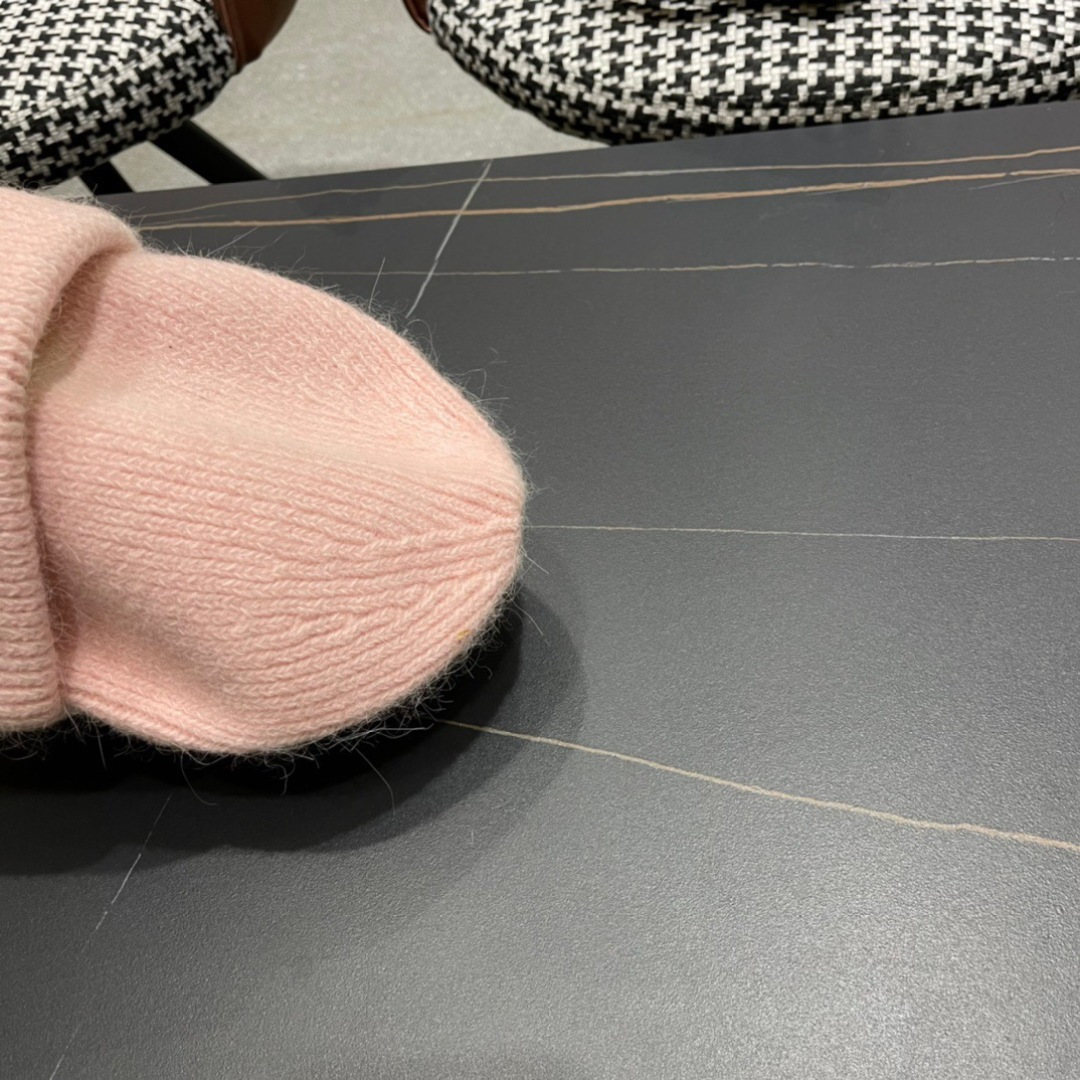  Chanel官网品质香奈儿23K秋冬网红时尚博主推荐款毛线帽，小红书爆款，手感超柔软舒适的针织线帽，弹