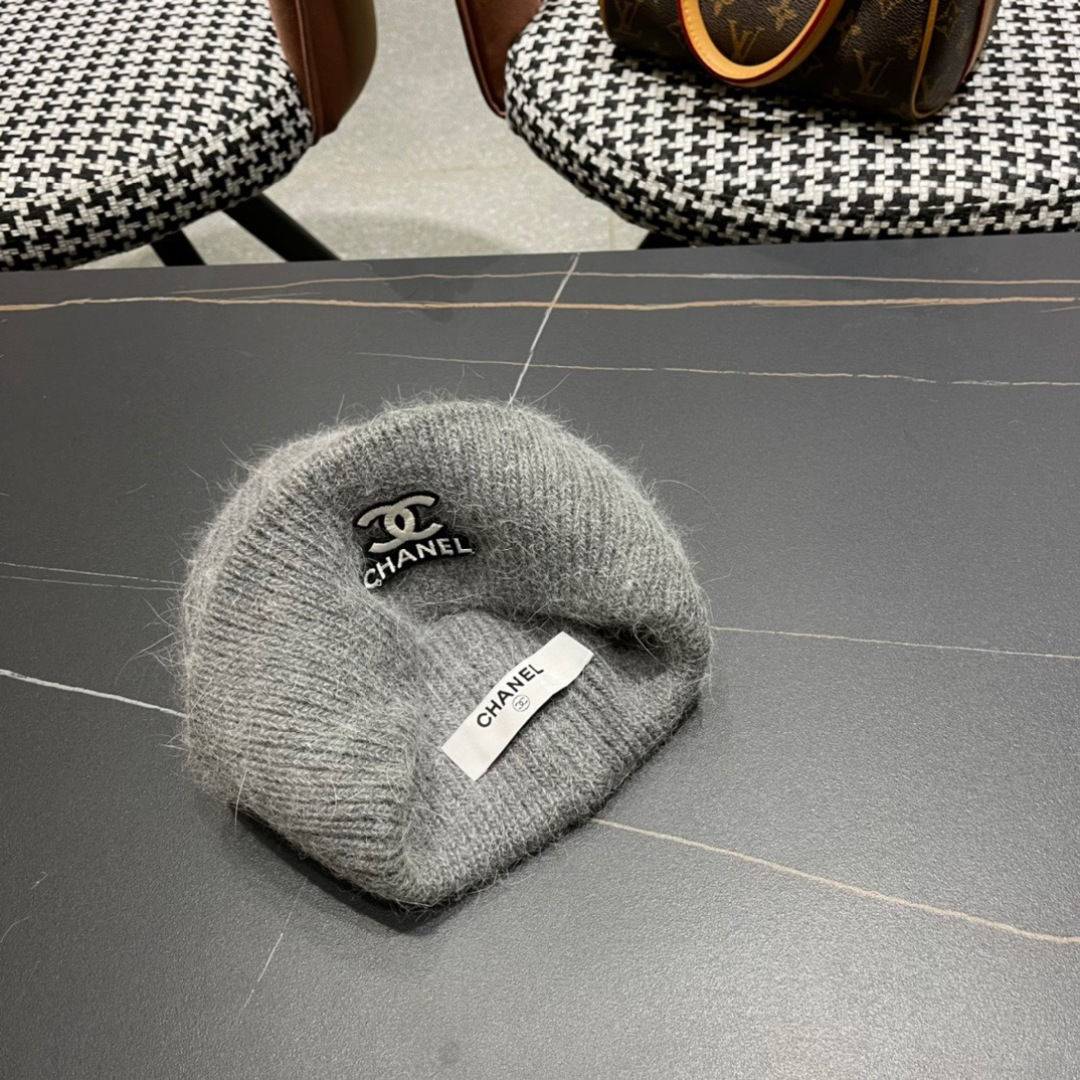  Chanel官网品质香奈儿23K秋冬网红时尚博主推荐款毛线帽，小红书爆款，手感超柔软舒适的针织线帽，弹