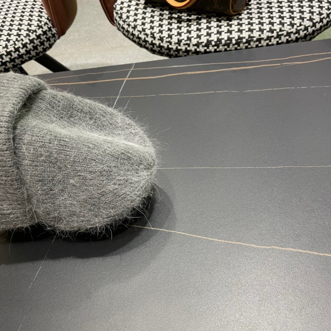  Chanel官网品质香奈儿23K秋冬网红时尚博主推荐款毛线帽，小红书爆款，手感超柔软舒适的针织线帽，弹