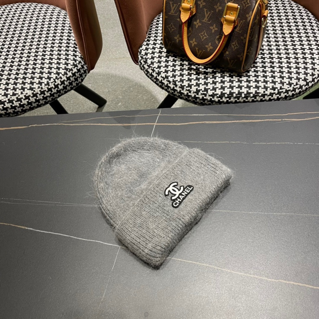  Chanel官网品质香奈儿23K秋冬网红时尚博主推荐款毛线帽，小红书爆款，手感超柔软舒适的针织线帽，弹
