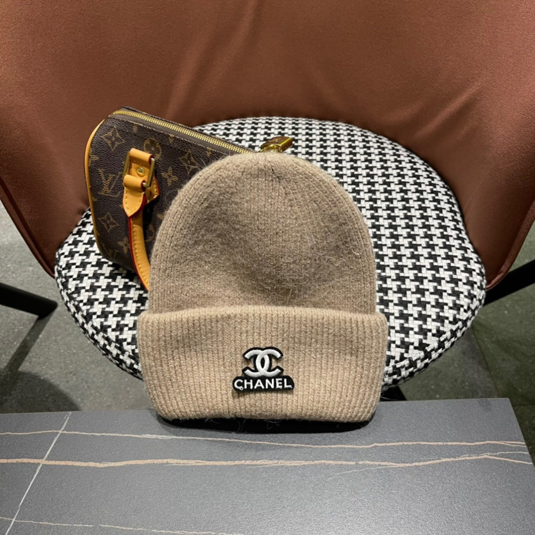  Chanel官网品质香奈儿23K秋冬网红时尚博主推荐款毛线帽，小红书爆款，手感超柔软舒适的针织线帽，弹