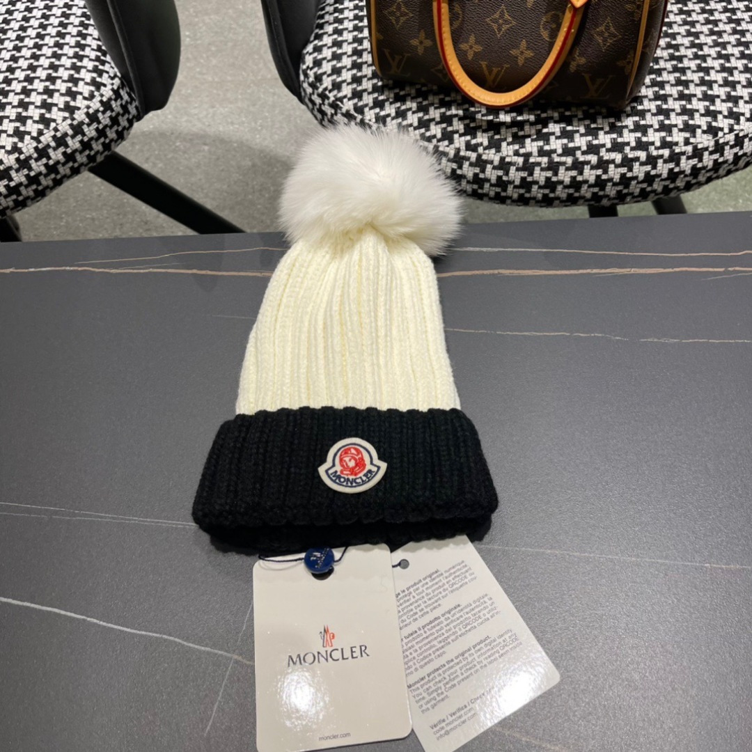 NO:219833,MONCLER cloaked contrasting wool hat color matching fox wool ball hat fisherman hat baseball hat knit hat, hat, christian louboutin, Moncler, espadrilles, hats19860909MONCLER 蒙口撞色毛线帽配色狐狸毛球帽子渔夫帽棒球帽针织帽,帽子,christian louboutin,Moncler,espadrilles,hats,hat